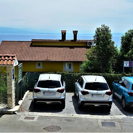 And Irma Gostinjska kuća Opatija