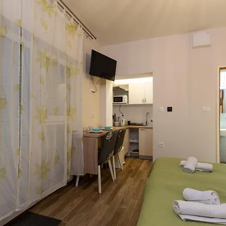 And Irma Gostinjska kuća 4*