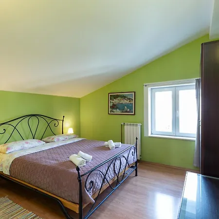 Gostinjska kuća And Irma 4*