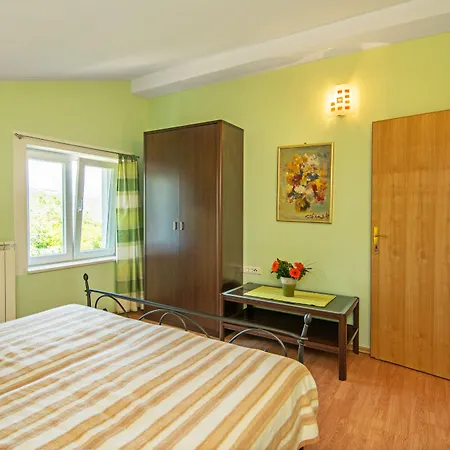 Guest house And Irma