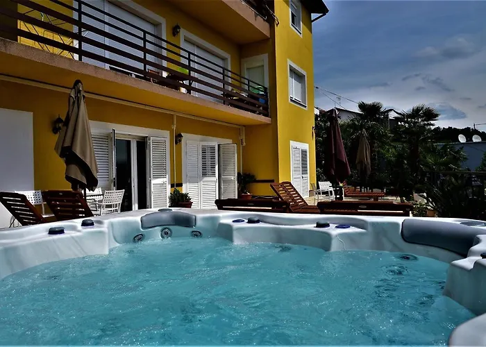 Гостьовий будинок And Irma 4*